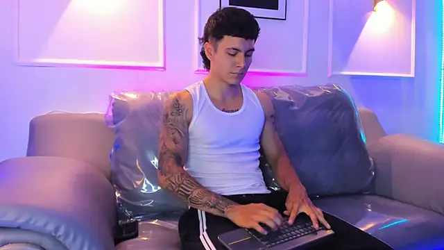 Leo santoro online show from May 11, 2:45 pm