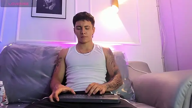Leo santoro online show from May 15, 2:13 pm