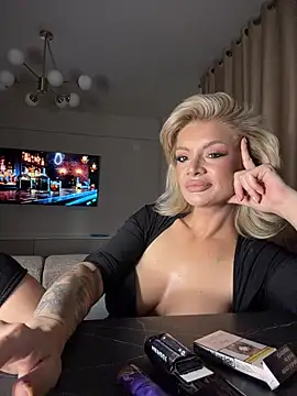 Snapshot of BOO_D chatting on January 15, 8:56 pm BOO D online show from January 15, 8:56 pm