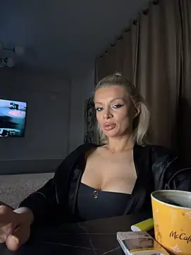 Snapshot of BOO_D chatting on February 3, 7:41 pm BOO D online show from February 3, 7:41 pm