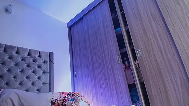 dreamsussi online show from November 3, 7:59 pm