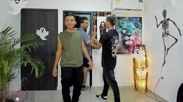 Bisexlifehot   online show from October 12, 11:04 pm