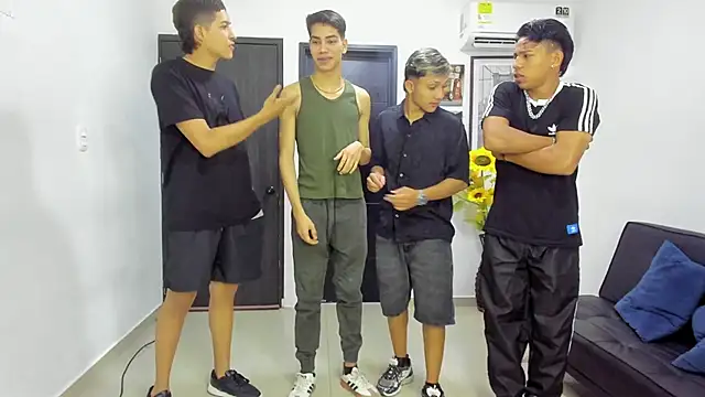 Snapshot of Bisexlifehot__ chatting on March 24, 11:21 pm Bisexlifehot online show from March 24, 11:21 pm