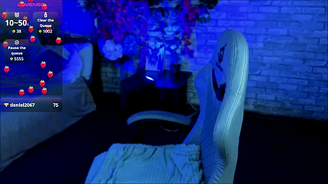 Mira Fyre online show from October 13, 10:32 pm