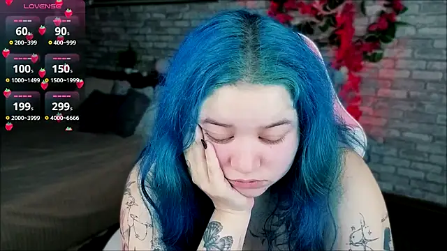 Mira Fyre online show from November 20, 9:25 pm