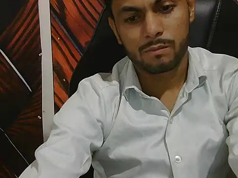 ursdreamperson online show from May 4, 1:18 pm