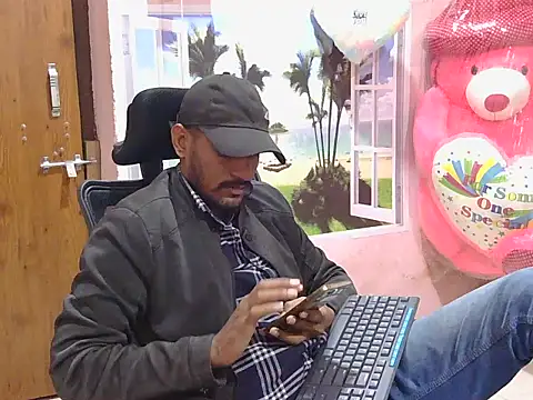 Snapshot of krishjaat43 chatting on December 21, 8:05 pm krishjaat43 online show from December 21, 8:05 pm