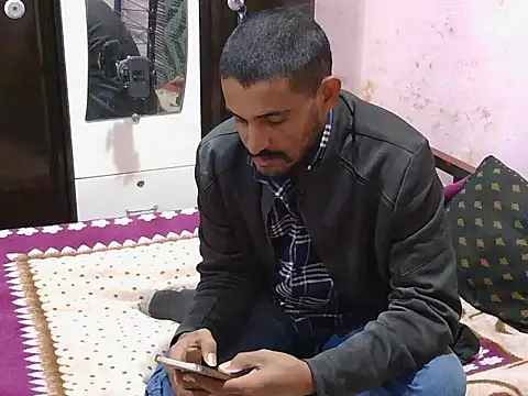 Snapshot of krishjaat43 chatting on December 23, 4:21 am krishjaat43 online show from December 23, 4:21 am