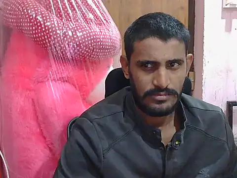 Snapshot of krishjaat43 chatting on January 6, 8:29 am krishjaat43 online show from January 6, 8:29 am