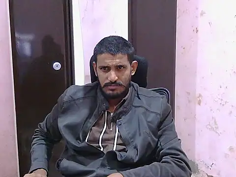 Snapshot of krishjaat43 chatting on January 7, 8:39 am krishjaat43 online show from January 7, 8:39 am