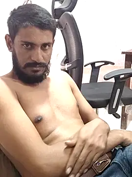 Snapshot of krishjaat43 chatting on February 2, 5:28 am krishjaat43 online show from February 2, 5:28 am