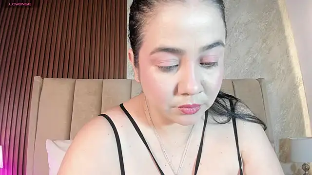  Cris Spicy  online show from May 15, 7:10 pm