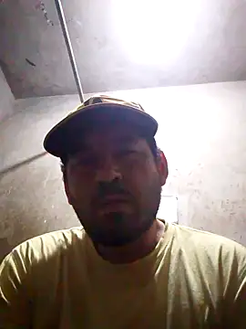 Snapshot of Lujor chatting on April 23, 10:45 pm Lujor online show from April 23, 10:45 pm