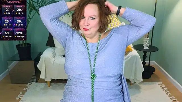 Snapshot of WifeyXRated chatting on December 31, 6:05 am WifeyXRated online show from December 31, 6:05 am