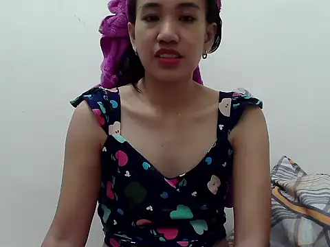 Ursexychixxx 4u online show from February 23, 7:28 am