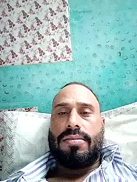 Snapshot of amitkumarkangra chatting on September 18, 8:05 am amitkumarkangra online show from September 18, 8:05 am