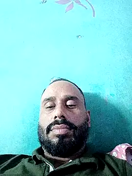 Snapshot of amitkumarkangra chatting on September 21, 2:24 am amitkumarkangra online show from September 21, 2:24 am