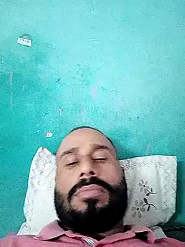 Snapshot of amitkumarkangra chatting on September 25, 8:07 am amitkumarkangra online show from September 25, 8:07 am