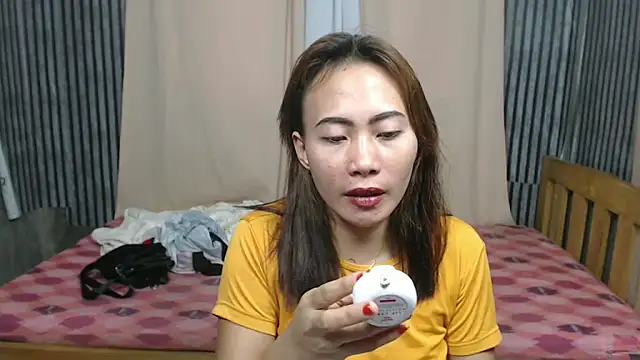 joanpetite online show from October 11, 2:11 am