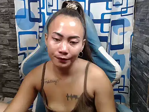 joanpetite online show from May 6, 11:32 pm