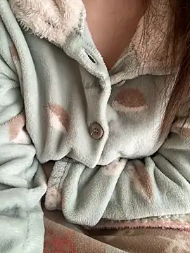 mayu06000 online show from April 4, 12:31 am