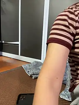 Snapshot of Old_girl chatting on October 3, 4:37 pm Old girl online show from October 3, 4:37 pm