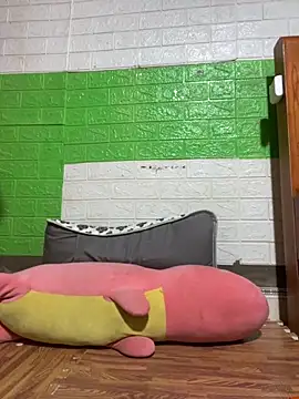 Snapshot of Old_girl chatting on October 12, 9:19 am Old girl online show from October 12, 9:19 am