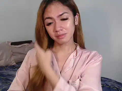 urGoddessChloexxx online show from December 15, 11:42 pm