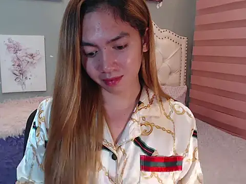 urGoddessChloexxx online show from April 8, 8:20 pm