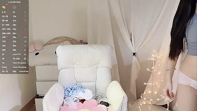 MM-feifei online show from October 18, 3:46 pm