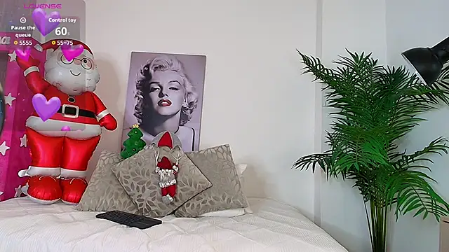 LUNAA    online show from December 15, 3:55 am