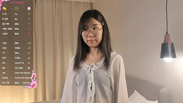 UdelaDodson online show from September 17, 3:03 pm