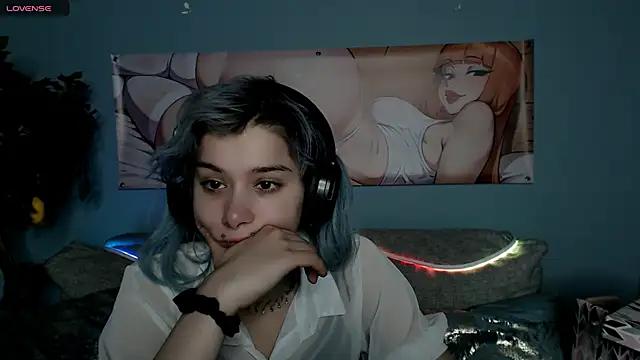 SophieAsh online show from October 7, 7:49 am