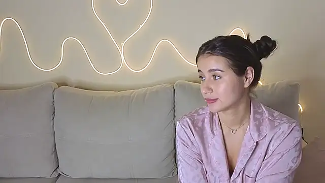 KathrynBrooks online show from November 28, 5:37 pm