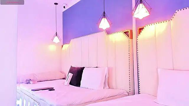 ReinaMiah online show from November 16, 4:18 am