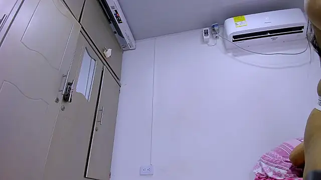 Snapshot of eithanasm chatting on March 7, 5:59 am eithanasm online show from March 7, 5:59 am