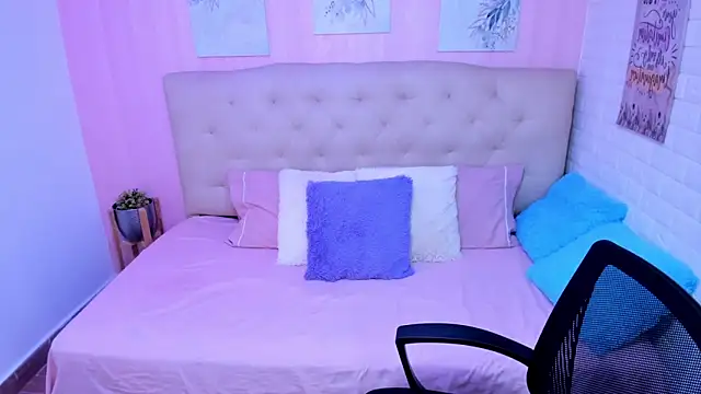 Milla lourents online show from October 15, 8:20 pm