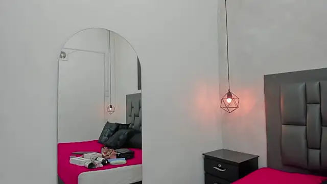 Snapshot of dakota_roussee chatting on April 1, 1:41 pm dakota roussee online show from April 1, 1:41 pm