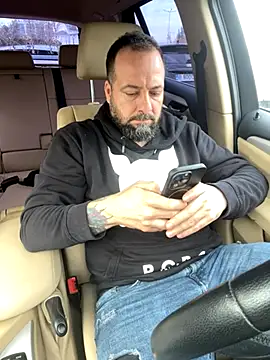 Snapshot of DavidMaros chatting on October 23, 6:23 am DavidMaros online show from October 23, 6:23 am