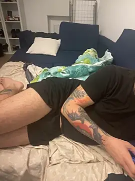 Snapshot of DavidMaros chatting on October 26, 8:20 am DavidMaros online show from October 26, 8:20 am