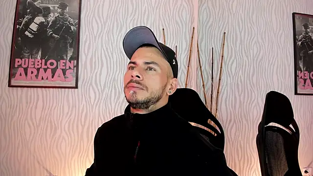 Snapshot of dylan_jacobx chatting on January 7, 3:20 am dylan jacobx online show from January 7, 3:20 am