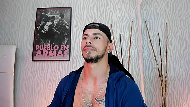 Snapshot of dylan_jacobx chatting on January 12, 3:23 am dylan jacobx online show from January 12, 3:23 am