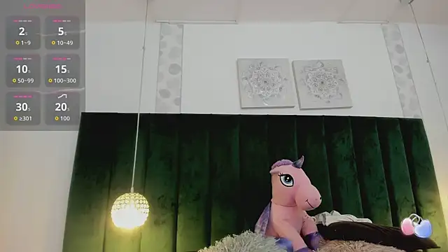 Snapshot of PaulinaGame chatting on September 12, 6:52 pm PaulinaGame online show from September 12, 6:52 pm