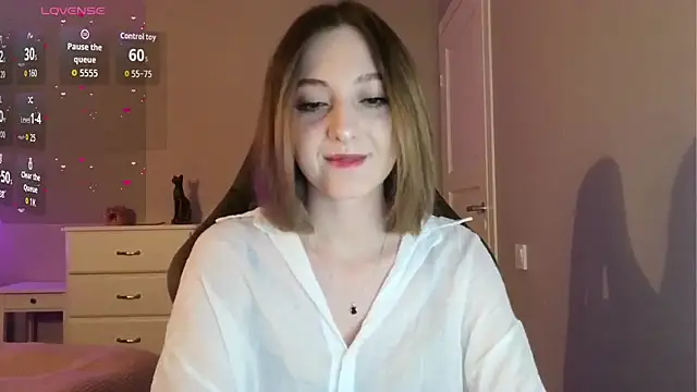 white liillyy online show from June 23, 8:40 pm