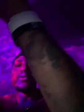 Snapshot of tyrek5051 chatting on October 18, 6:05 am tyrek5051 online show from October 18, 6:05 am