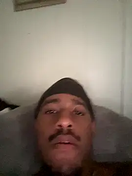 Snapshot of tyrek5051 chatting on October 24, 4:14 pm tyrek5051 online show from October 24, 4:14 pm