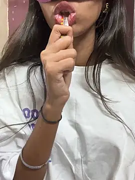 Snapshot of Desire_Zoya chatting on January 9, 8:10 pm Desire Zoya online show from January 9, 8:10 pm