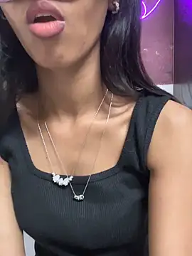 Snapshot of Desire_Zoya chatting on February 5, 4:22 pm Desire Zoya online show from February 5, 4:22 pm