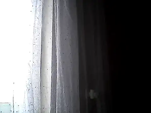 Snapshot of Littlecatme chatting on June 25, 7:02 am Littlecatme online show from June 25, 7:02 am