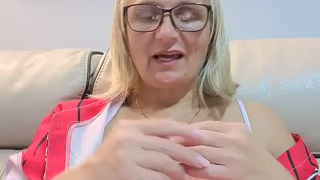 Snapshot of Velvet-Secrets chatting on September 27, 9:09 pm Velvet-Secrets online show from September 27, 9:09 pm